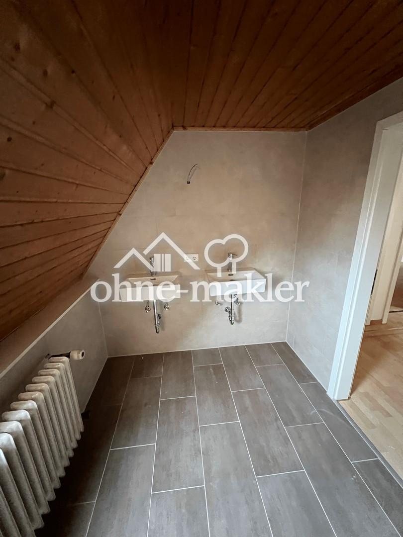 Helle 3-Zimmer-Wohnung mit Dachgeschosscharakter in Dornstetten - Photo 3