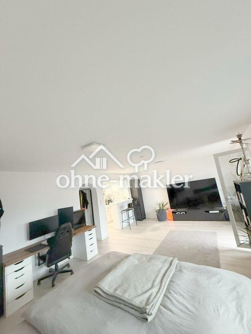 Sehr schöne, helle 1 Zi-Whg mit EBK und Balkon in Waldbüttelbrunn - Photo 1