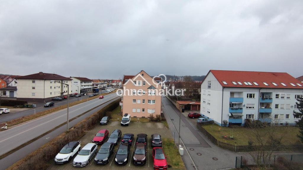 Drei Zimmer DG Wohnung mit Balkon zentral gelegen in Schwandorf - Foto 5
