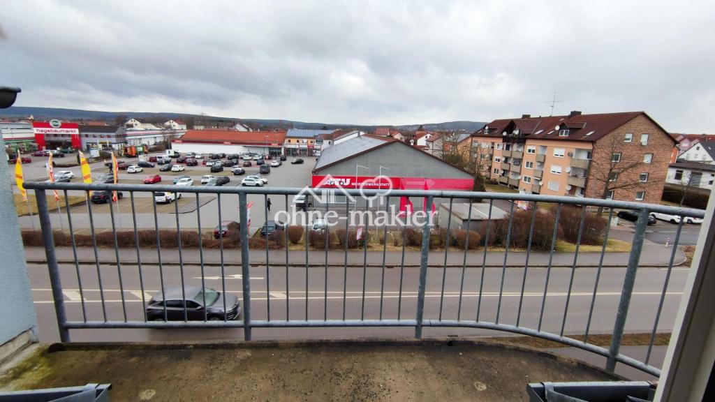 Drei Zimmer DG Wohnung mit Balkon zentral gelegen in Schwandorf - Foto 3
