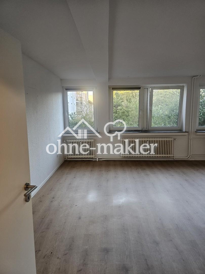 Renovierte 3-Zimmer-Wohnung, 90 m², Tageslichtbad und Gäste-WC - Photo 1
