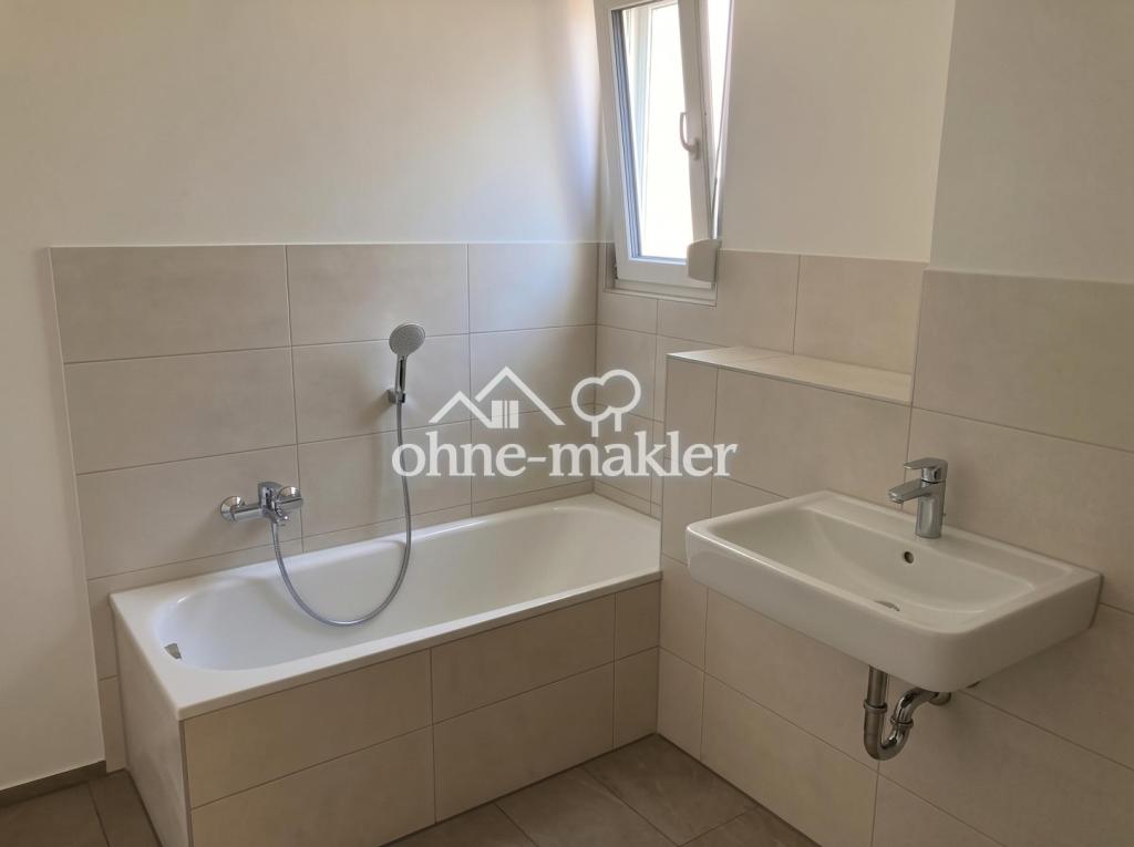 Einziehen & Wohlfühlen: Erstbezug 137m² mit Terrasse, Garten, Carport & Stellplatz in VS - Foto 2