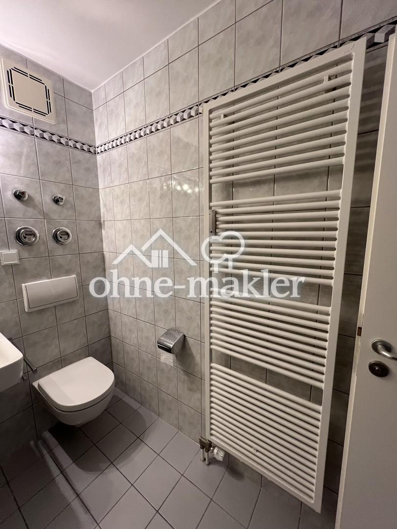 Frisch renovierte 2-Zimmer-Wohnung mit neuer Einbauküche und Balkon in Sendling-Westpark - Foto 4