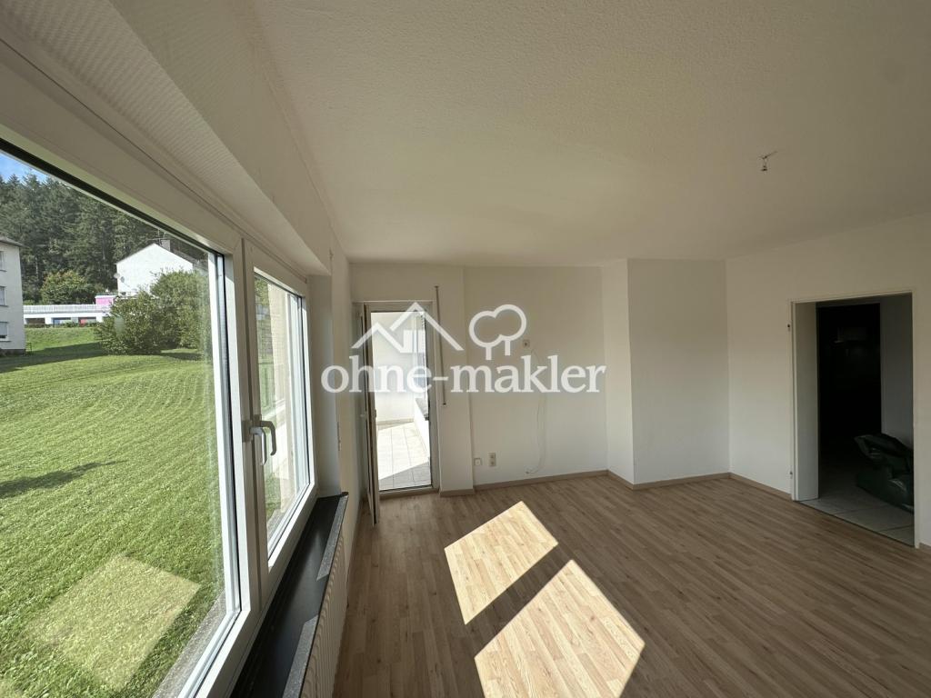 sanierte helle 3-Zimmer-Wohnung mit Einbauküche, Balkon und Stellplatz - Photo 1