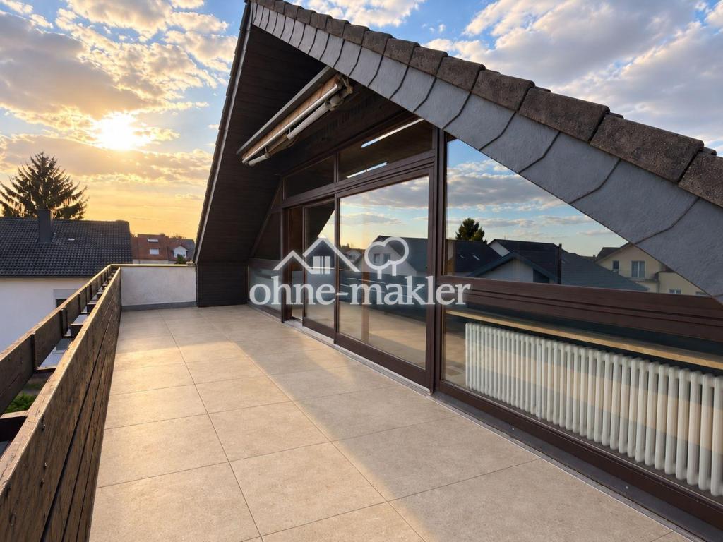 Dachgeschoss mit Charakter: 3 Zimmer, Fischgrätparkett, 26 m² Südterrasse, frei ab 01.11. - Photo 3