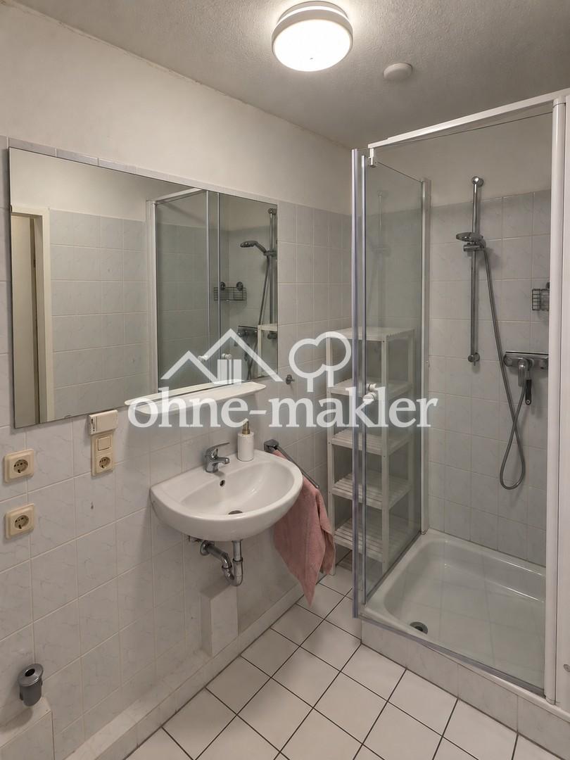 Gemütliche 2-Zimmer-Dachgeschosswohnung mit Balkon und Einbauküche in ruhiger Lage - Foto 5