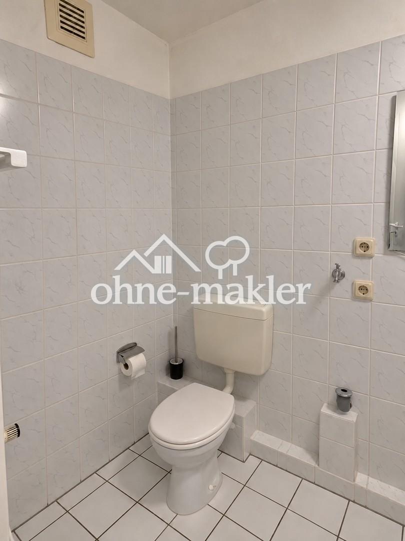 Gemütliche 2-Zimmer-Dachgeschosswohnung mit Balkon und Einbauküche in ruhiger Lage - Foto 4