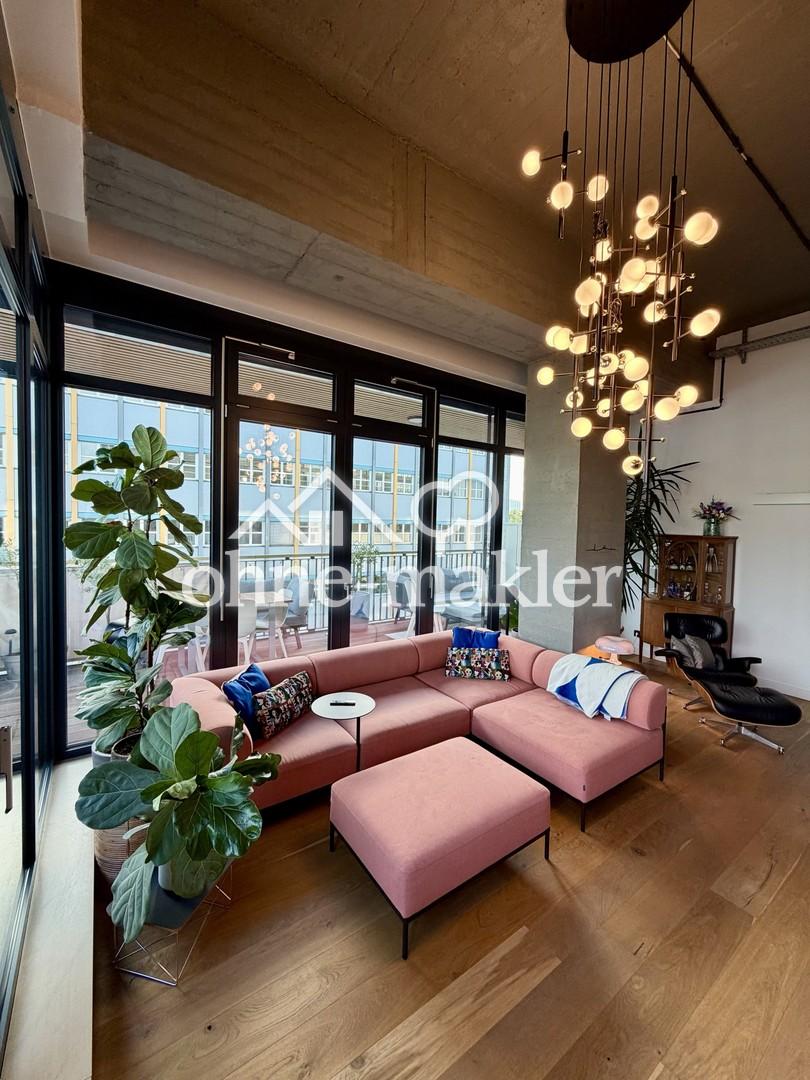 Viel Platz für den Alltag in dieser modernisierten 4-Zimmer-Loftwohnung in Lichtenberg - Photo 2
