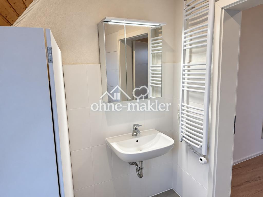 Exklusive 2,5-Zimmer-Maisonette mit Aufzug, neuer Küche & Weitsicht – zentral in Weingarten - Photo 4