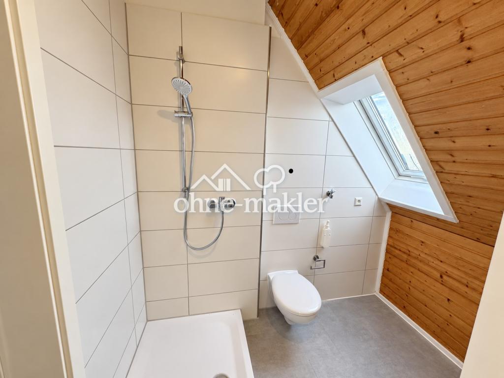 Exklusive 2,5-Zimmer-Maisonette mit Aufzug, neuer Küche & Weitsicht – zentral in Weingarten - Photo 3