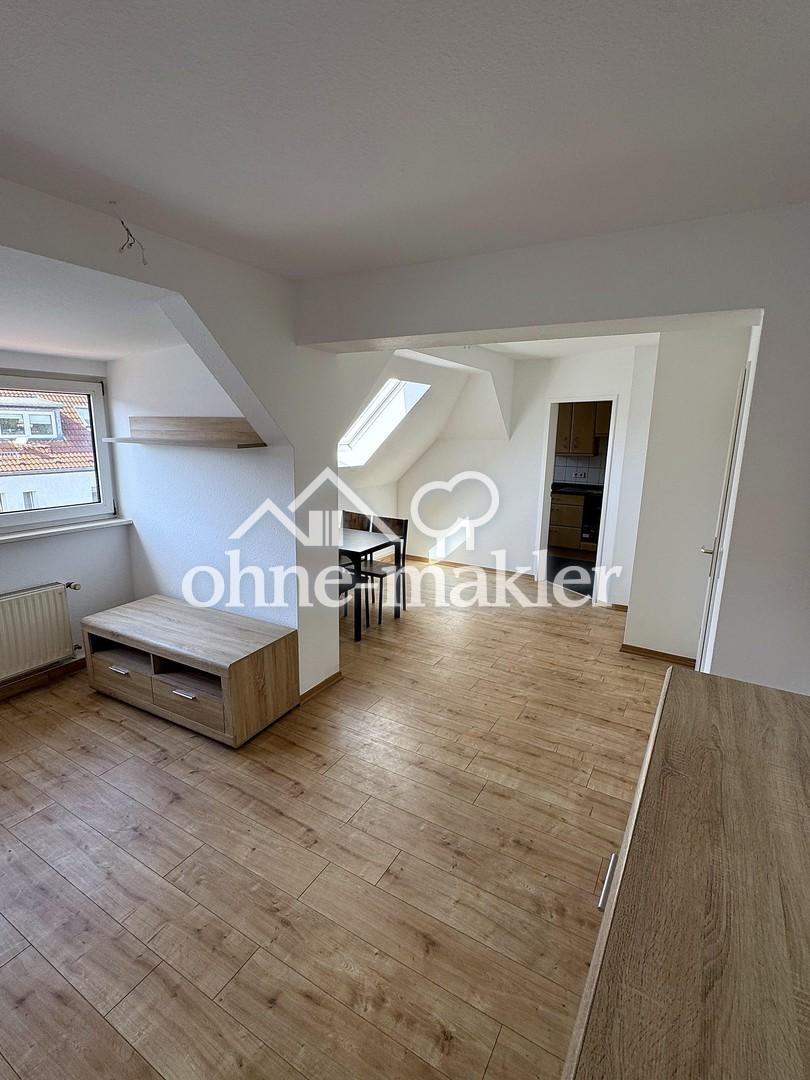 Helle 2-Zimmer-Dachgeschosswohnung mit Einbauküche (neue Geräte) nahe S-Bahn Paunsdorf - Foto 2