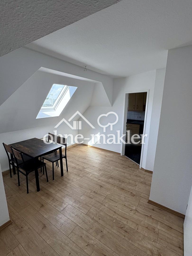 Helle 2-Zimmer-Dachgeschosswohnung mit Einbauküche (neue Geräte) nahe S-Bahn Paunsdorf - Foto 5