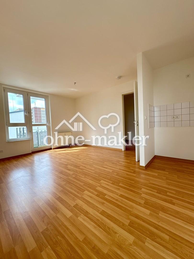 Helle 2-Zimmer-Wohnung mit Süd-Balkon und Aufzug in Leipzig-Grünau - Foto 1