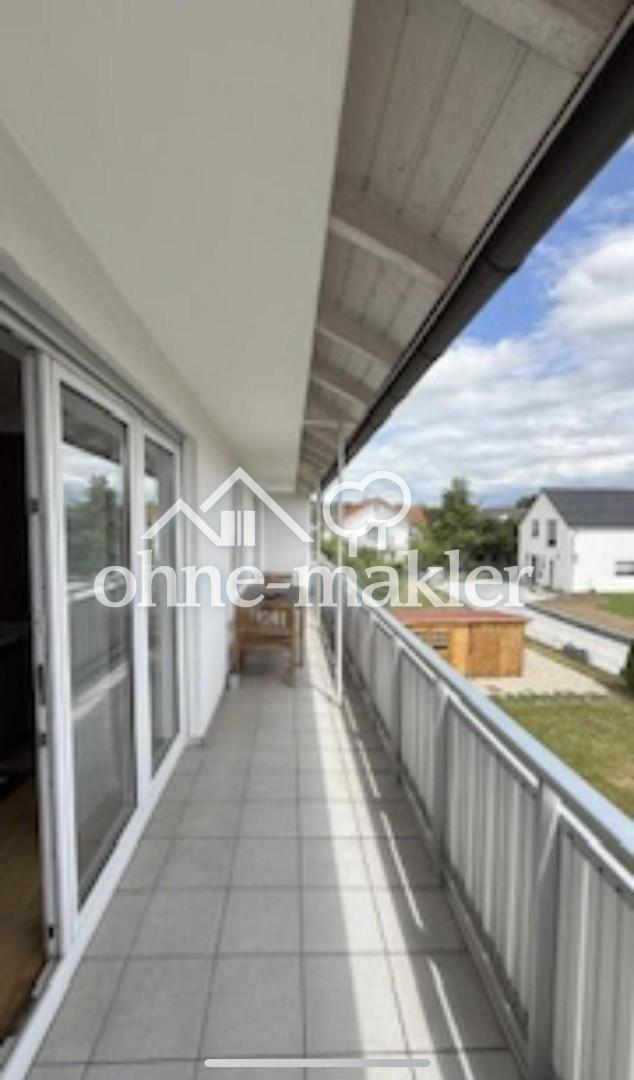 Helle 3ZKB Wohnung 1 Stock 89 m2 mit großem Süd Balkon und Einbau Küche sowie Garage - Photo 1