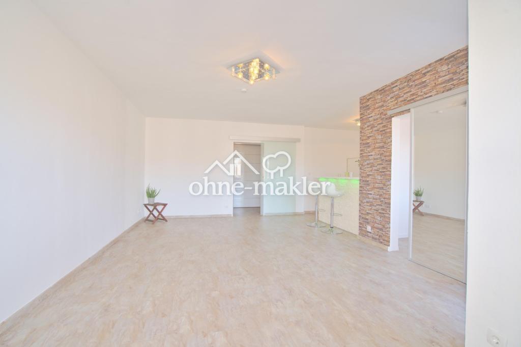 Lichtdurchflutete Wohnung mit Küche und Balkon - Foto 1