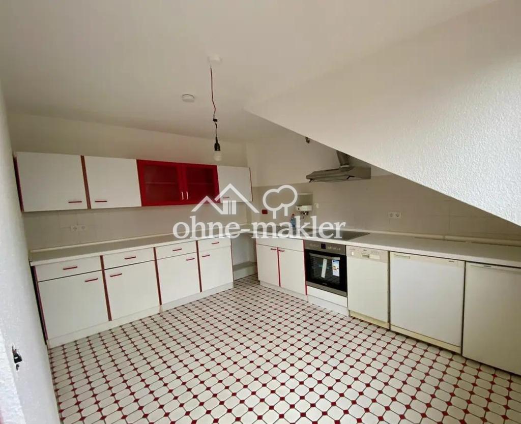 Schöne DG-Wohnung mit Ausblick, EBK & Stellplatz - Foto 3