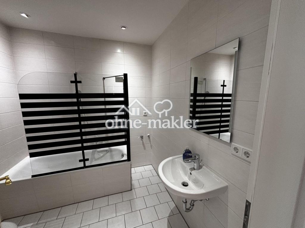 Helle 3-Zimmer-Wohnung mit Aufzug, neuer Einbauküche und modernisiertem Bad - Photo 4