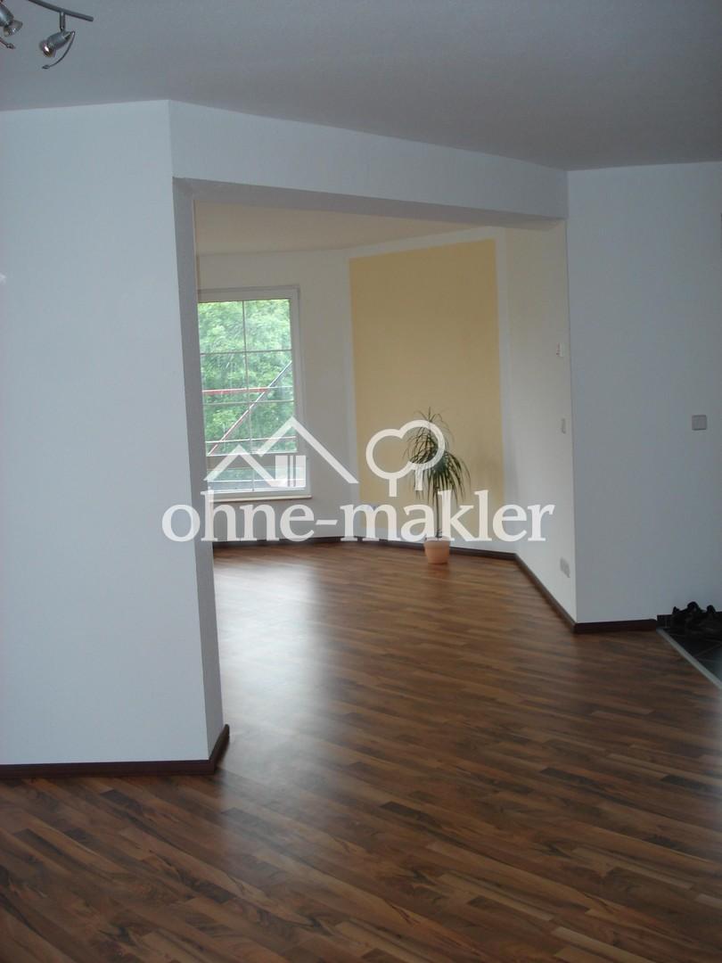 Helle 3-Zimmer-Wohnung im 1. OG mit Balkon – 84 m², Fußbodenheizung, Stellplatz - Photo 1