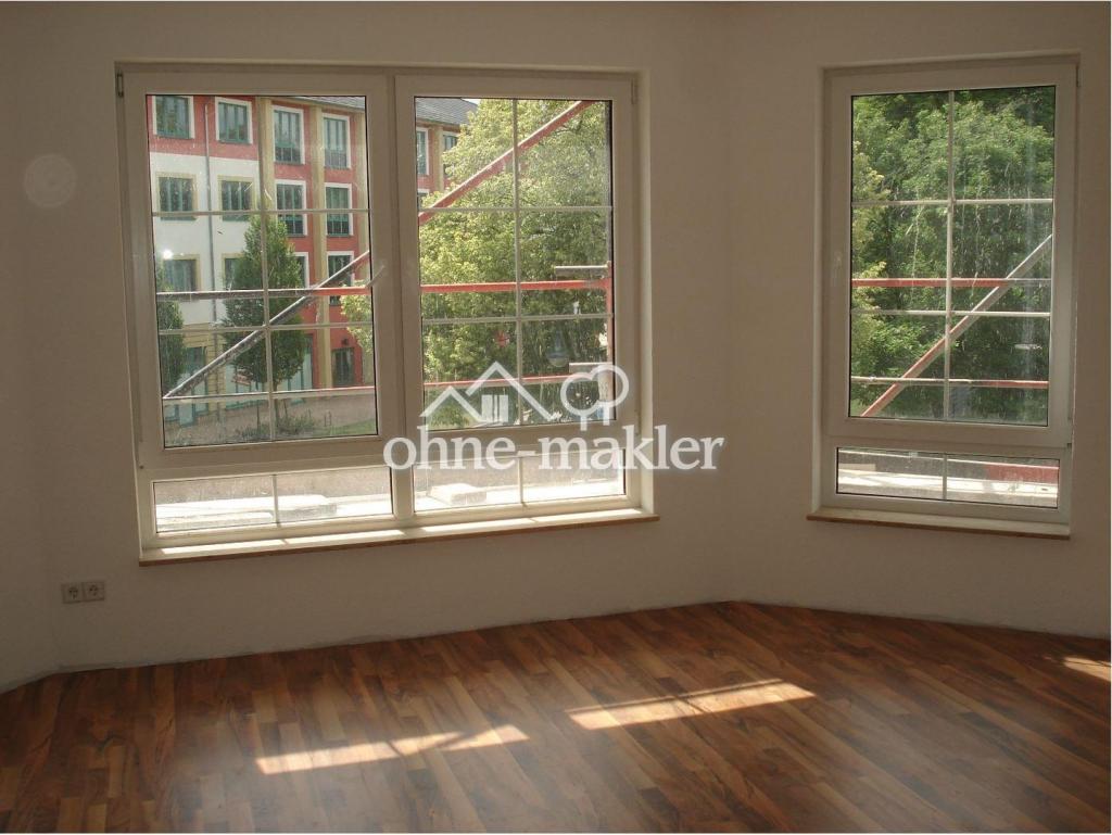 Helle 3-Zimmer-Wohnung im 1. OG mit Balkon – 84 m², Fußbodenheizung, Stellplatz - Photo 2