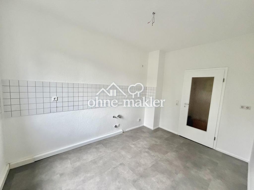 2-Raum-Wohnung mit Balkon & Badewanne - WG geeignet - Parkett-Fußboden - Foto 2