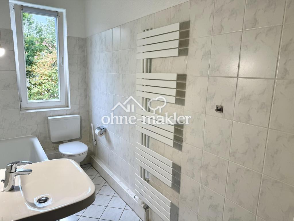 2-Raum-Wohnung mit Balkon & Badewanne - WG geeignet - Parkett-Fußboden - Foto 4