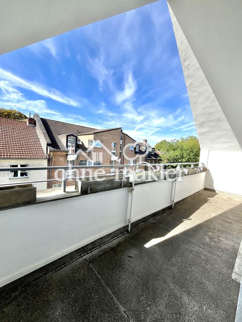Helle sanierte Dachgeschosswohnung mit großem Balkon. - Foto 4