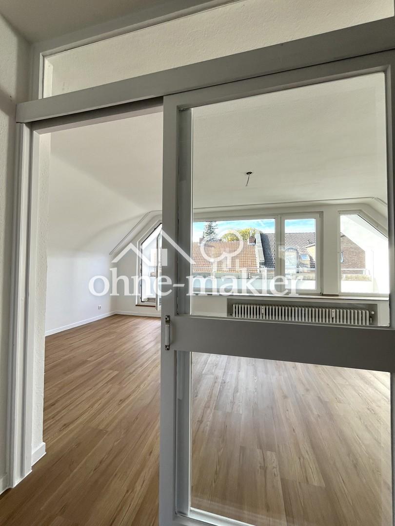 Helle sanierte Dachgeschosswohnung mit großem Balkon. - Foto 5