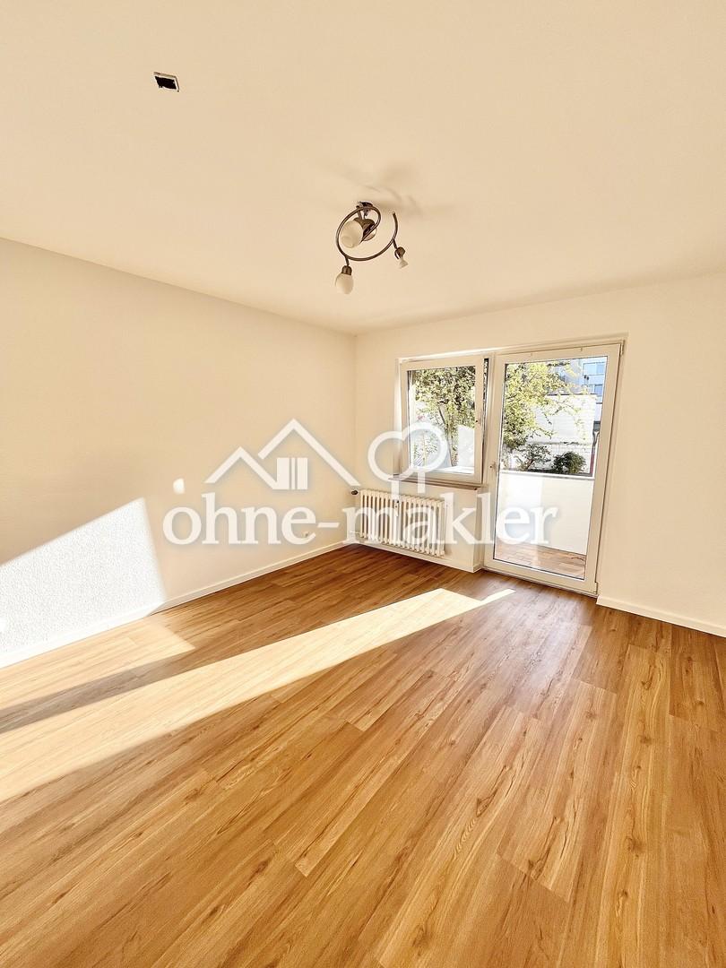 Wohnung mit Balkon zum ruhigen Innenhof - Foto 2