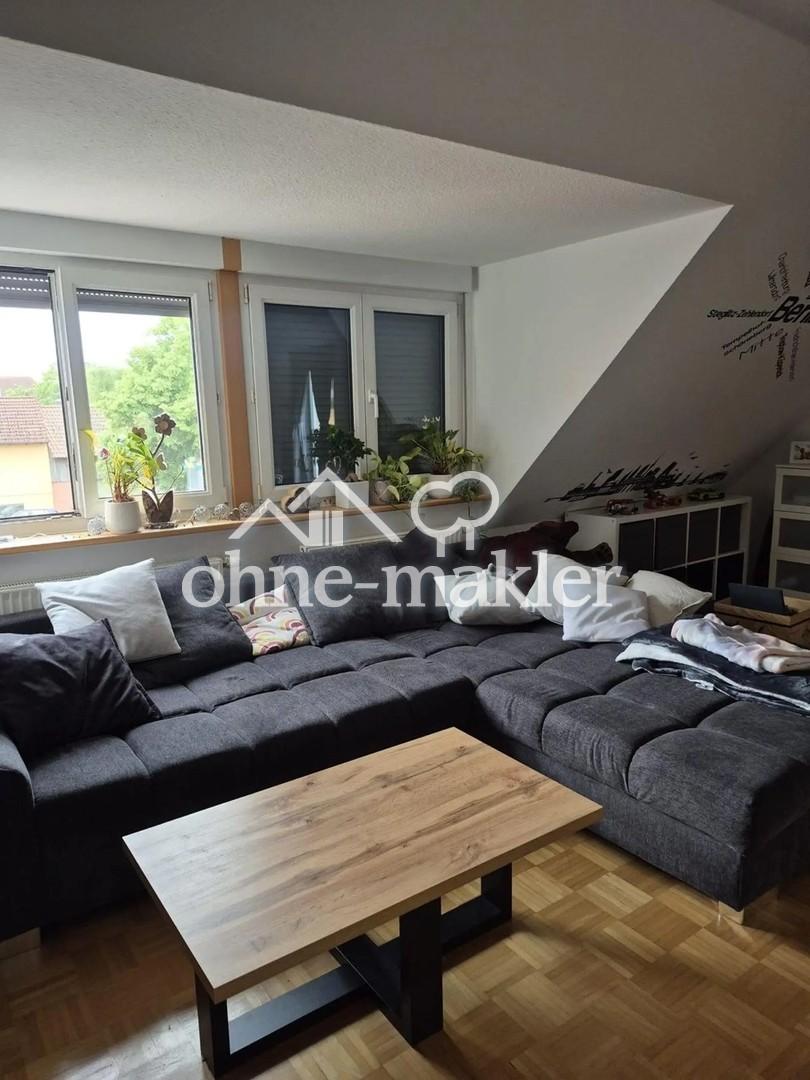 Großzügige, helle 4- Zimmerwohnung mit Balkon, Kamin und Stellplätzen (Niedrigenergiebauweise) - Photo 3