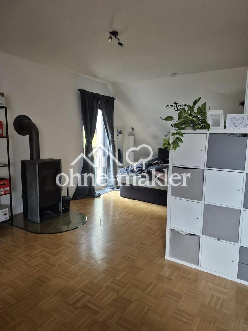Großzügige, helle 4- Zimmerwohnung mit Balkon, Kamin und Stellplätzen (Niedrigenergiebauweise) - Photo 5