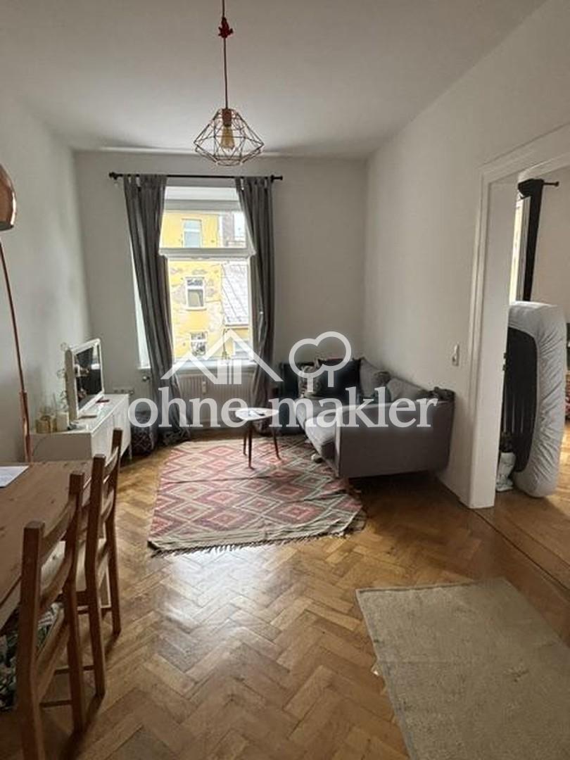 Französisches Viertel Haidhausen, Altbau-2 Zi-WHG, kl. Wohnküche, Balkon! - Photo 1