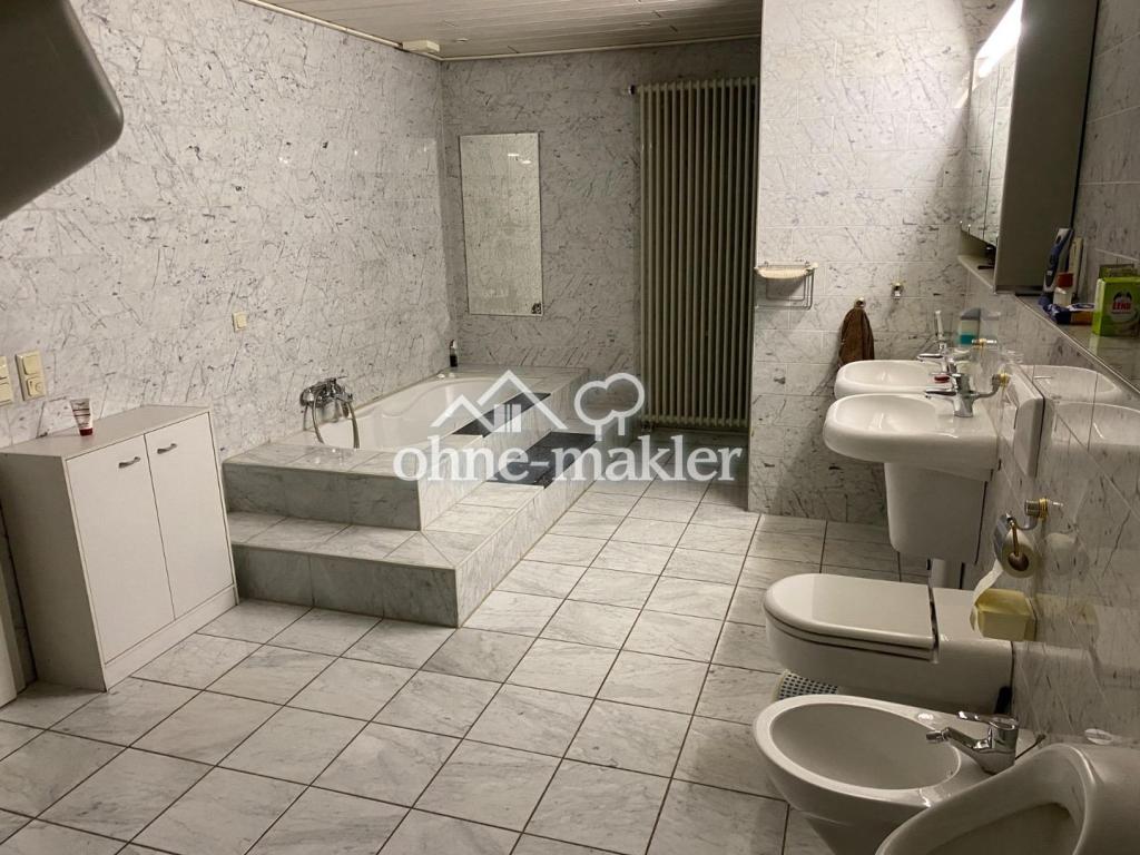 Wohnen & Arbeiten unter einem Dach: 250 m² in Velbert-Langenberg - Photo 4