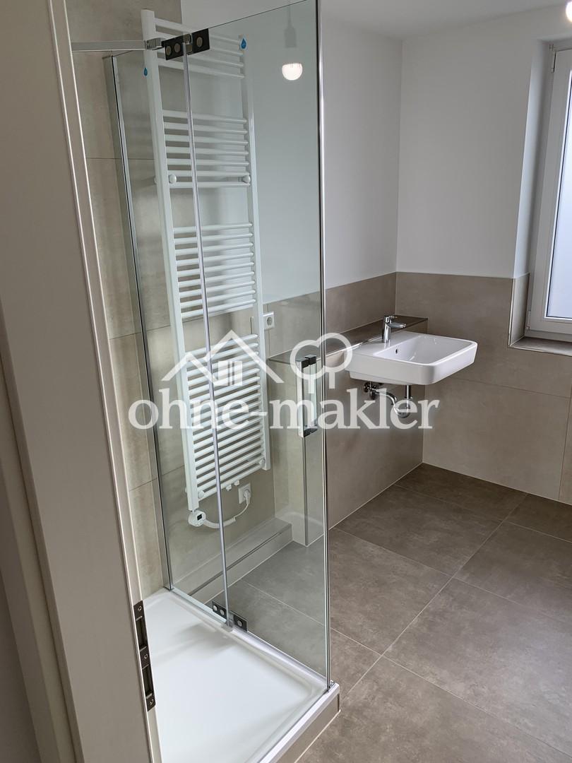 NEU!!! KfW 70EE - kernsanierte 3-Zimmer Wohnung EG+Terasse, alles neu, inkl. Wallbox und Mieterstrom - Foto 4