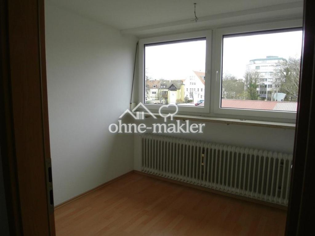 Vierzimmer-Dachgeschoss-Wohnung, ca. 81 qm zu vermieten - Photo 1