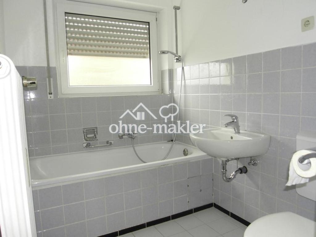 Vierzimmer-Dachgeschoss-Wohnung, ca. 81 qm zu vermieten - Photo 4