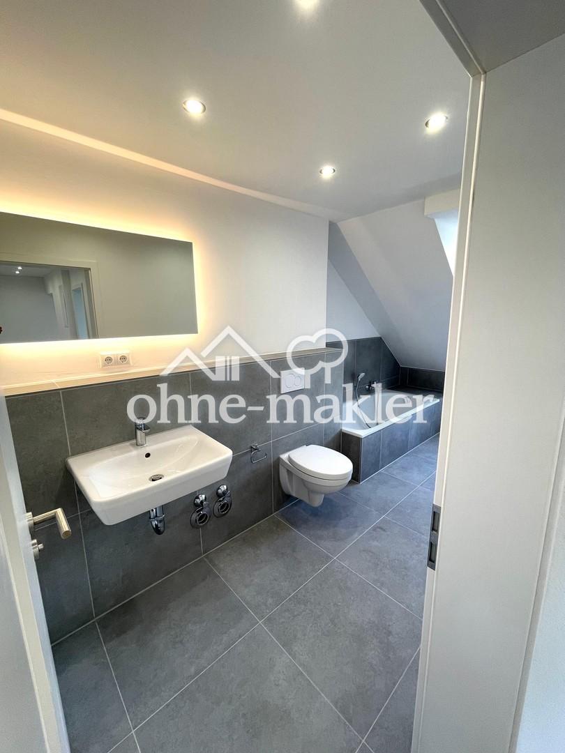 Lichtdurchfluteter Wohntraum im Dachgeschoss - Vollständig sanierte 3-Zimmer Wohnung - Photo 5