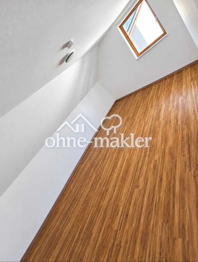 Sanierte 3-Zimmer-Dachgeschosswohnung mit Stellplatz und Keller in 94362 Neukirchen - Foto 4
