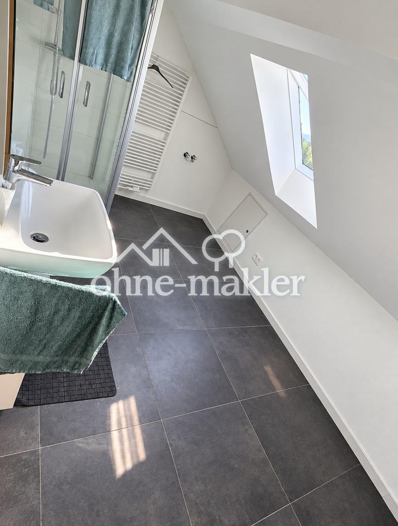 Sanierte 3-Zimmer-Dachgeschosswohnung mit Stellplatz und Keller in 94362 Neukirchen - Foto 3
