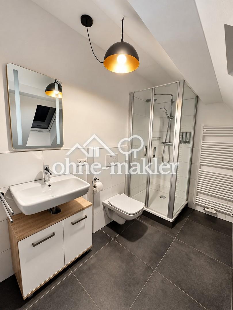 Sanierte 3-Zimmer-Dachgeschosswohnung mit Stellplatz und Keller in 94362 Neukirchen - Foto 2