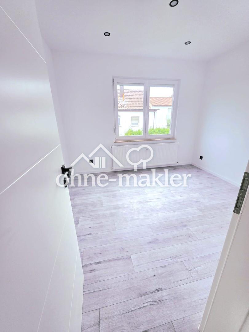 Elegante 100 m2 |4,5 Zimmer Wohnung | Balkon und Kamin neu renoviert - Photo 2