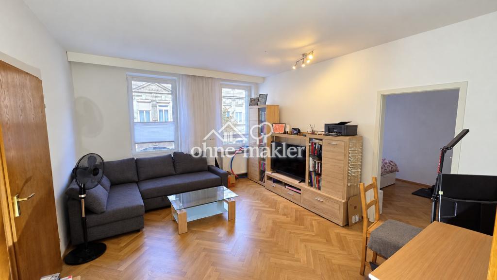 Modernisierte 3-Zimmer-Altbauwohnung mit Echtholzparkett & neuer Einbauküche – Fürth Innenstadt - Photo 2