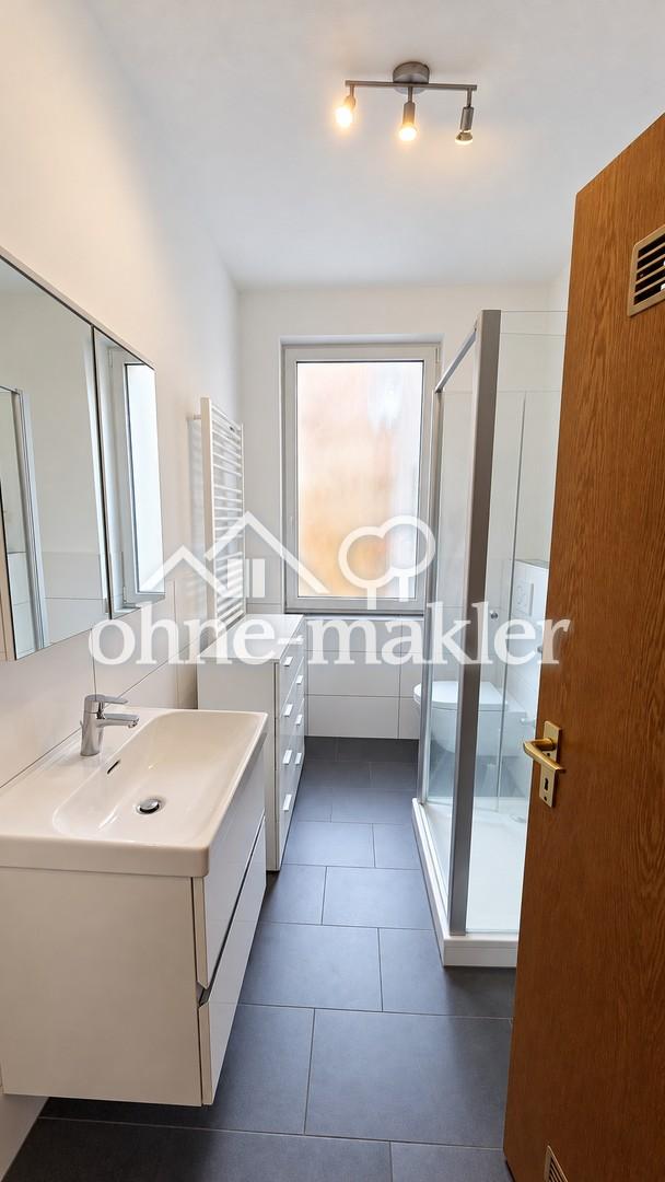 Modernisierte 3-Zimmer-Altbauwohnung mit Echtholzparkett & neuer Einbauküche – Fürth Innenstadt - Photo 5