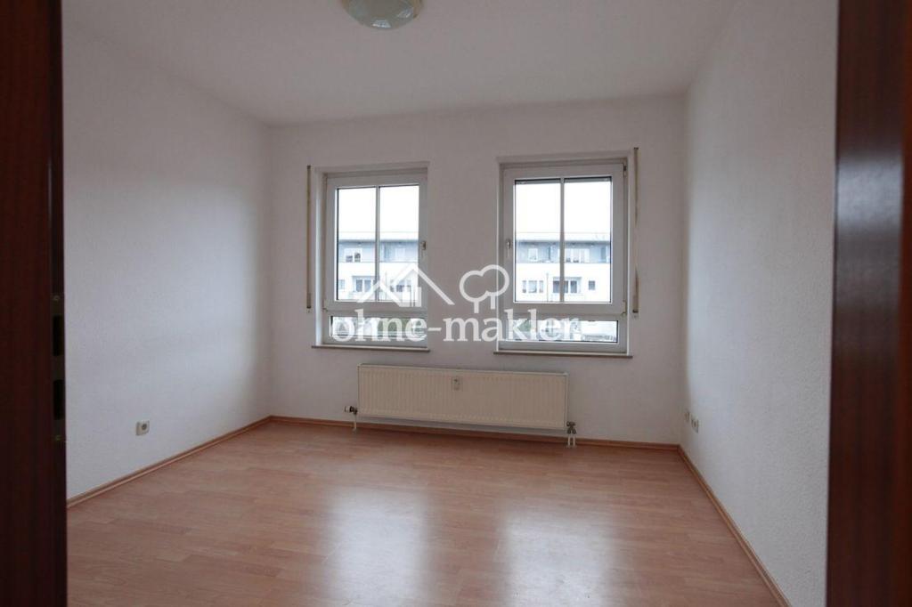 1-Zimmer-Apartment in Laubegast: frisch gestrichen, Einbauküche, Aufzug – auf Wunsch möbliert - Foto 1