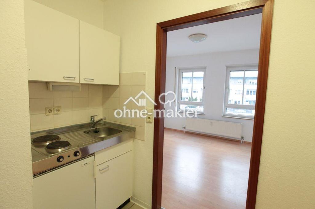 1-Zimmer-Apartment in Laubegast: frisch gestrichen, Einbauküche, Aufzug – auf Wunsch möbliert - Foto 3