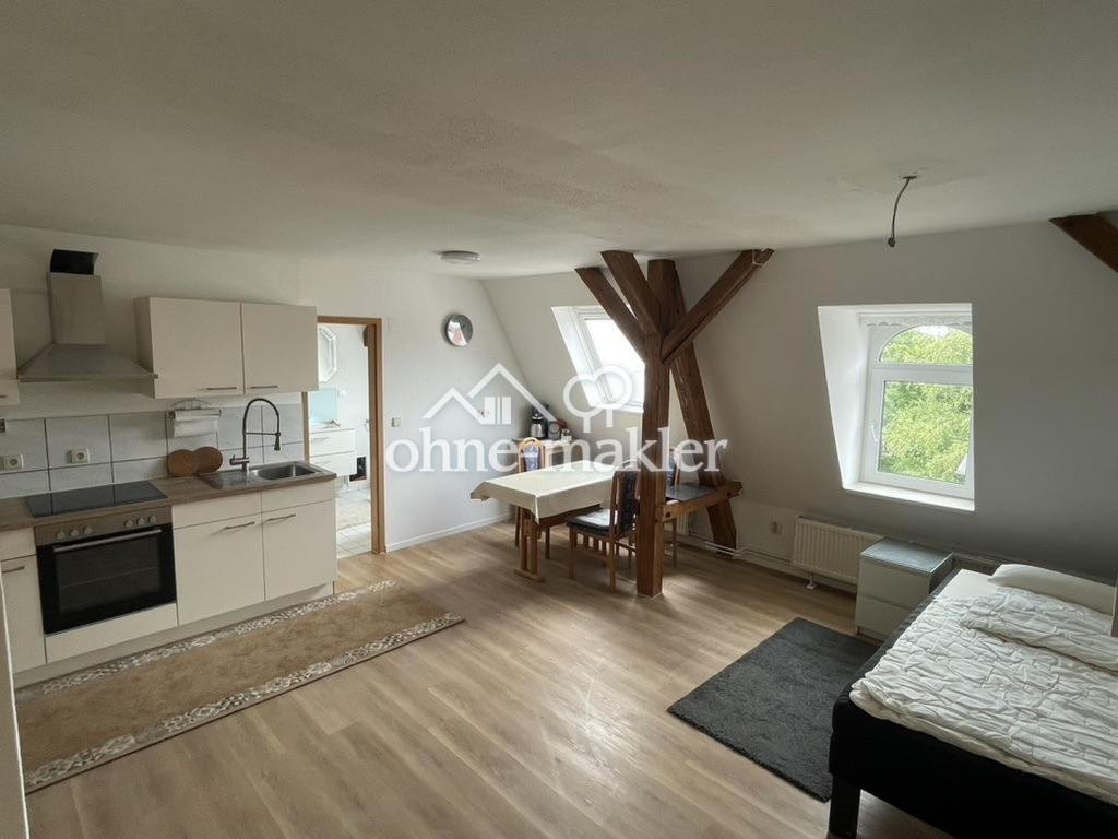 Charmante 1-Raum-Dachgeschosswohnung mit Einbauküche in Leipzig-Lindenau - Photo 1
