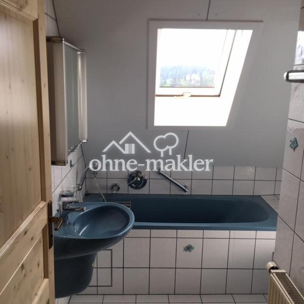 Schöne Dachgeschosswohnung mit ausgebautem Dachboden im Herzen Freudenstadts - Photo 3