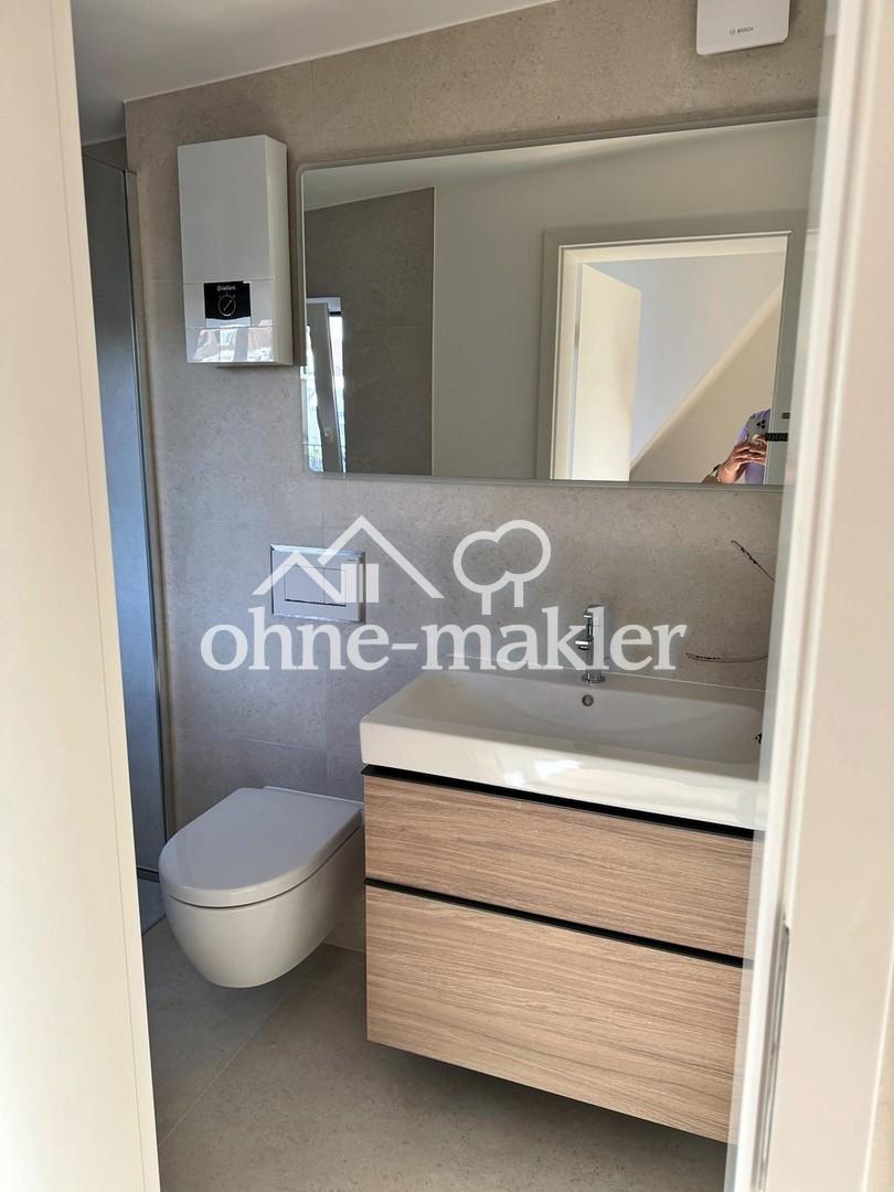 Erstbezug nach Sanierung | Dachterrasse | Walk-in-Dusche | Einbauküche | Highspeed-Internet - Foto 3