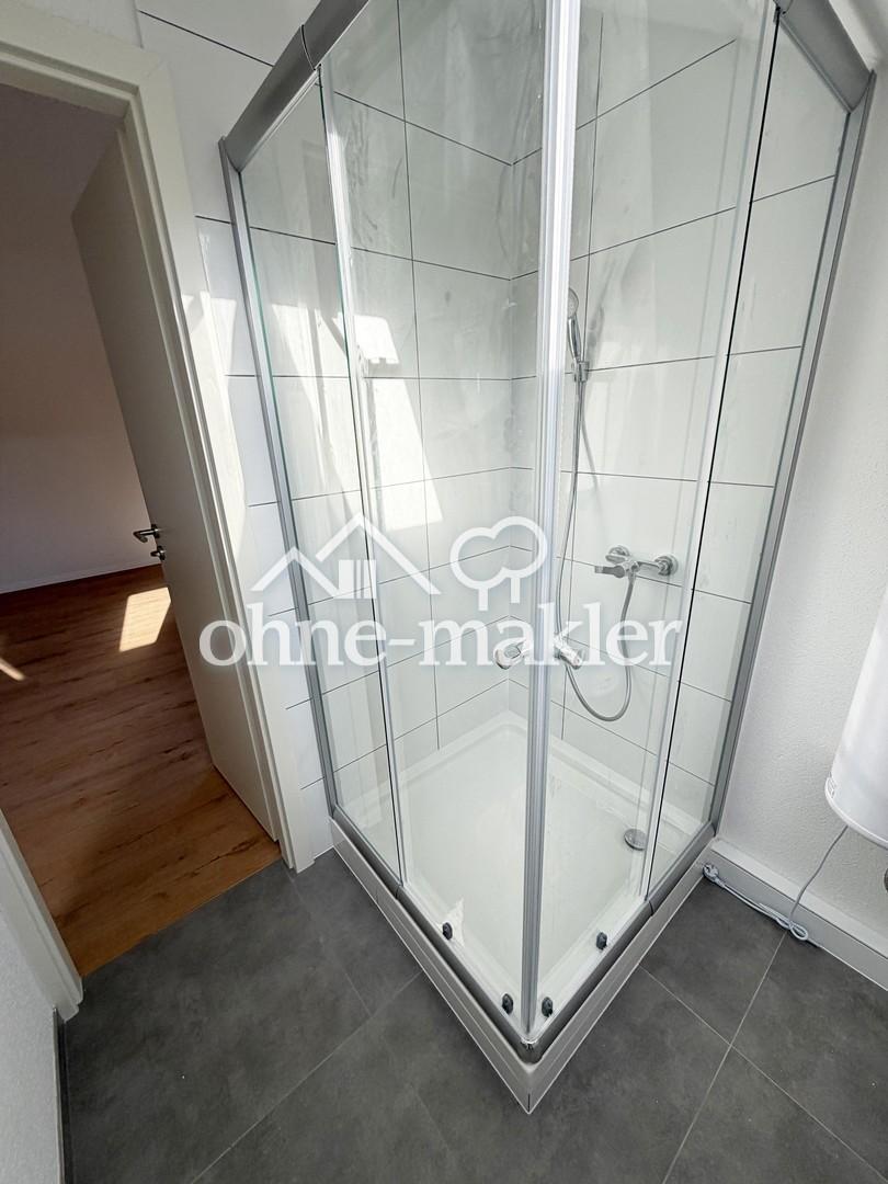Kernsanierte 2-Zimmer-Dachgeschosswohnung mit Stellplatz in Oberstenfeld - Foto 2