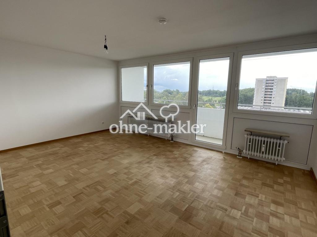 Frisch sanierte 3-Zimmer Wohnung mit großem Balkon und Aussicht! Sofort frei - Photo 1
