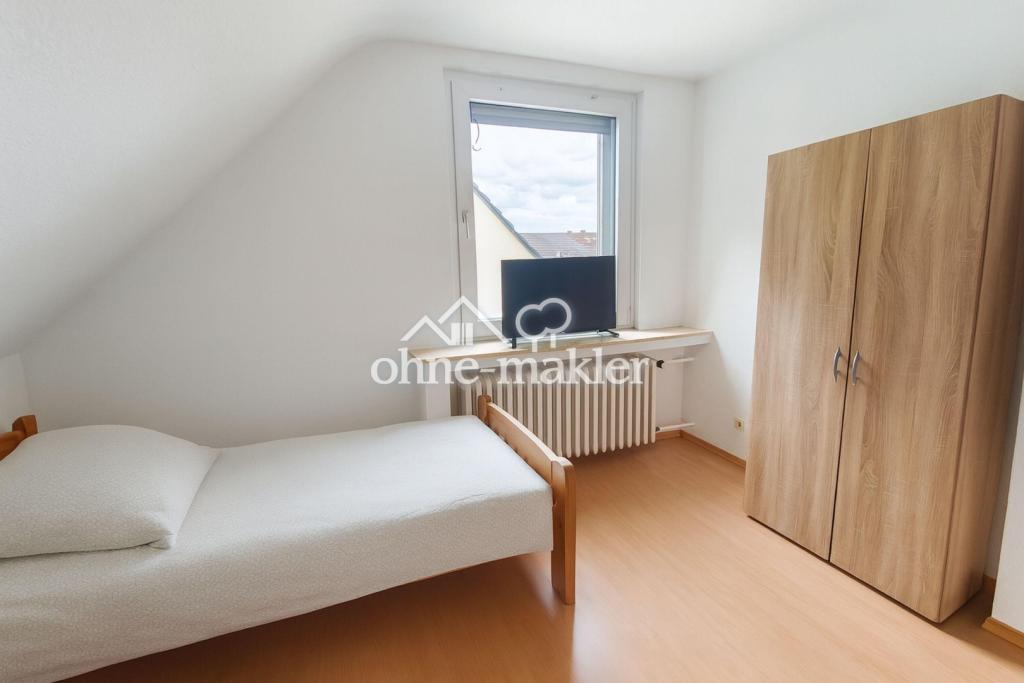 Helle 3-Zimmer-Dachgeschosswohnung mit ca. 100 m² – für Familie oder WG - Foto 4
